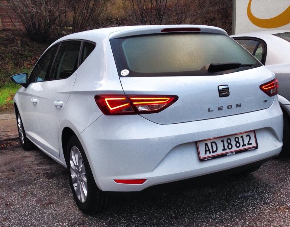 Seat Leon 2.0 TDI Style - solgt billede 2