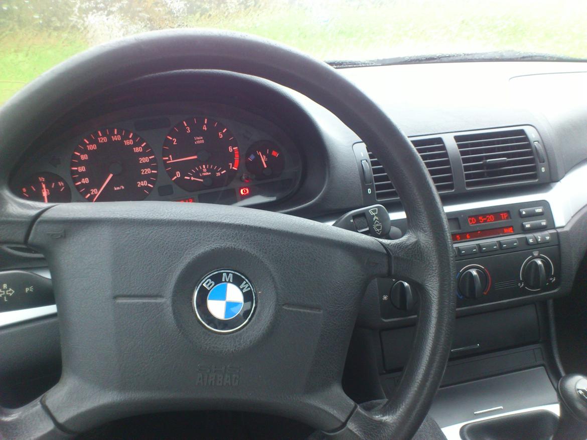 BMW E46 318i SOLGT billede 1