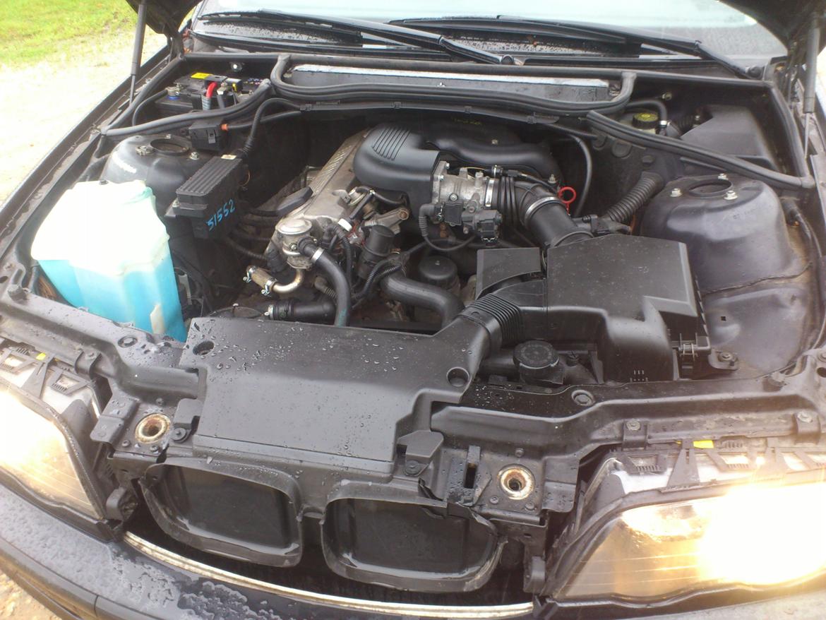 BMW E46 318i SOLGT billede 2