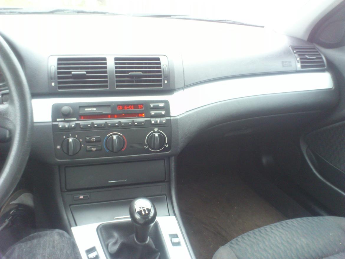 BMW E46 318i SOLGT billede 11