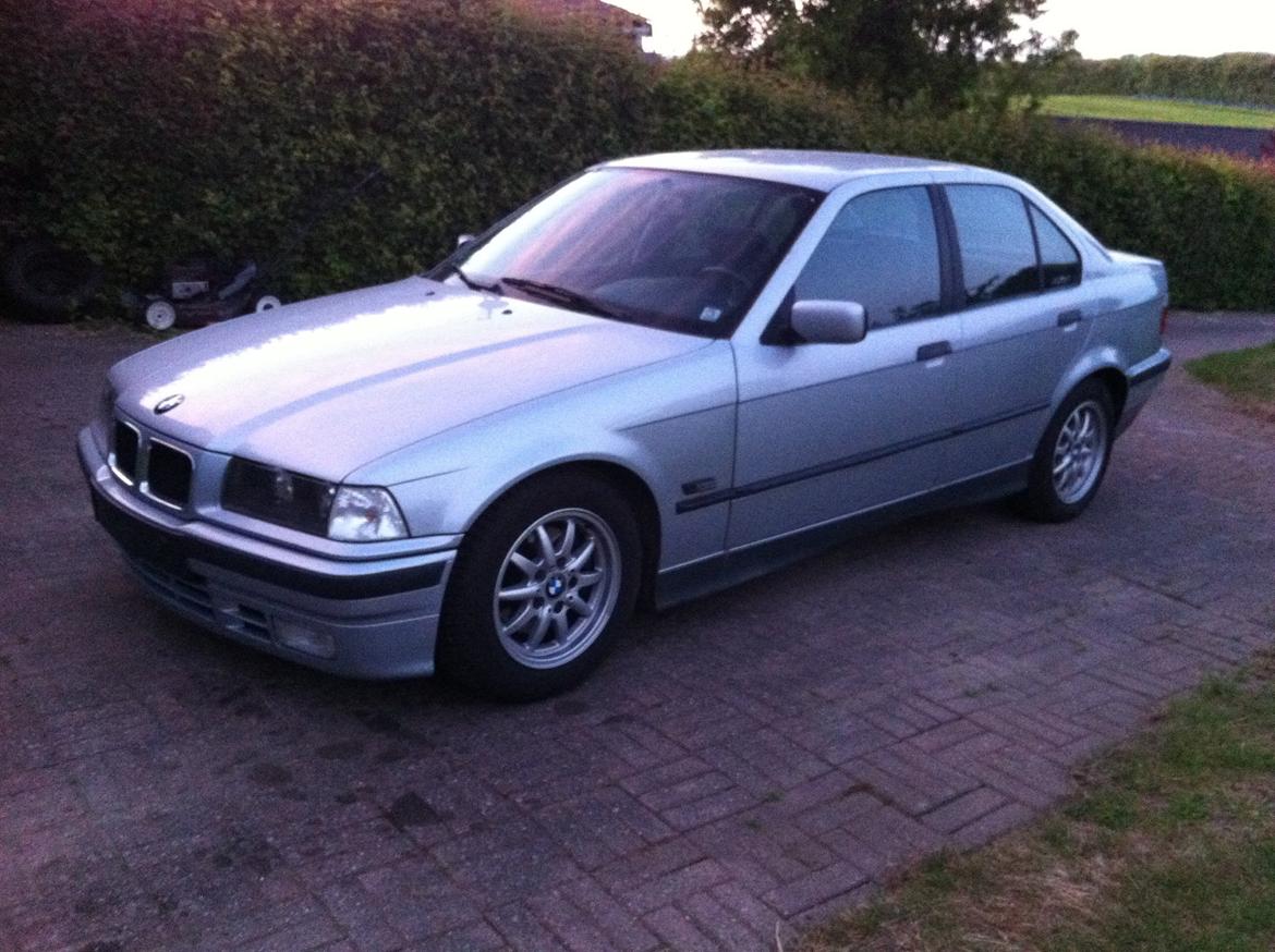 BMW 325i e36 billede 1