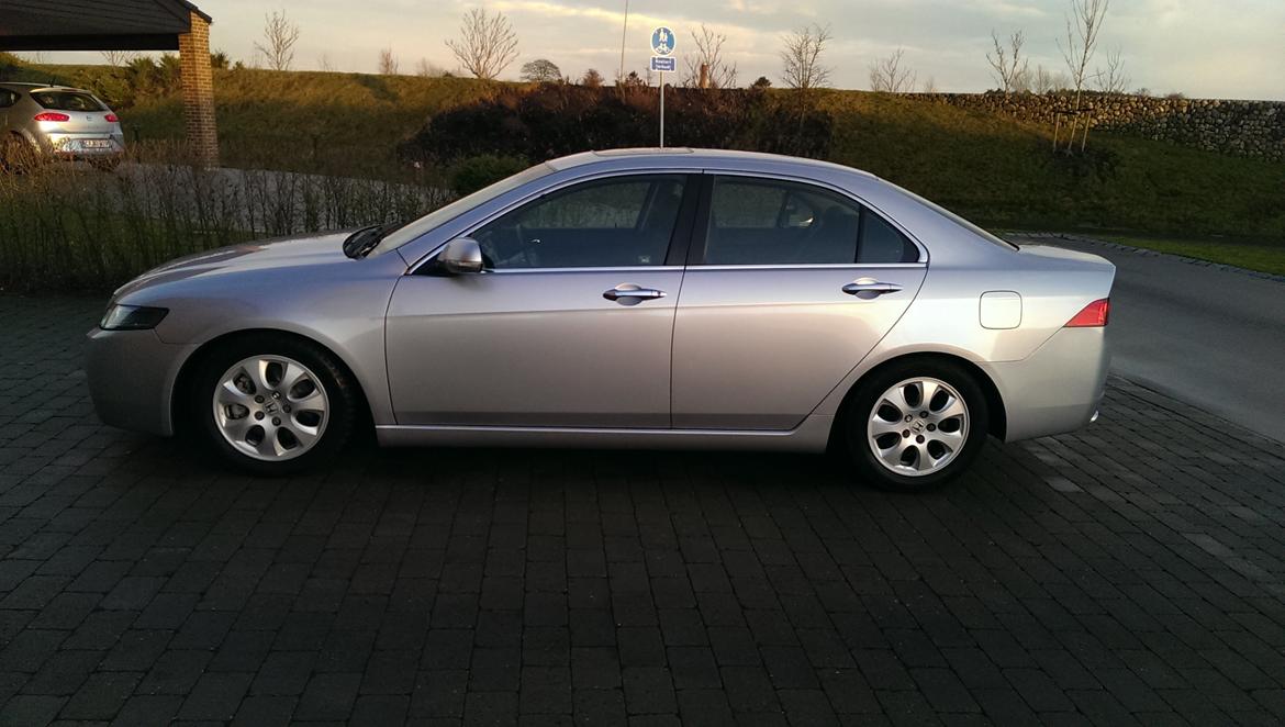 Honda Accord 2.4 i-VTEC Solgt! billede 3