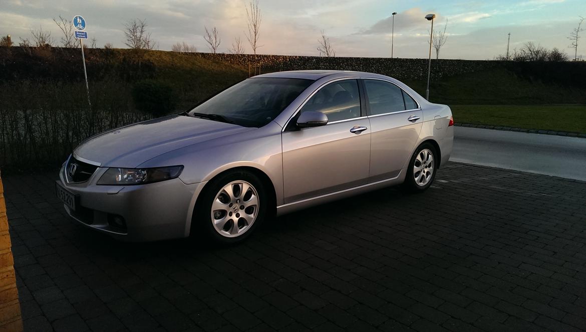 Honda Accord 2.4 i-VTEC Solgt! billede 8