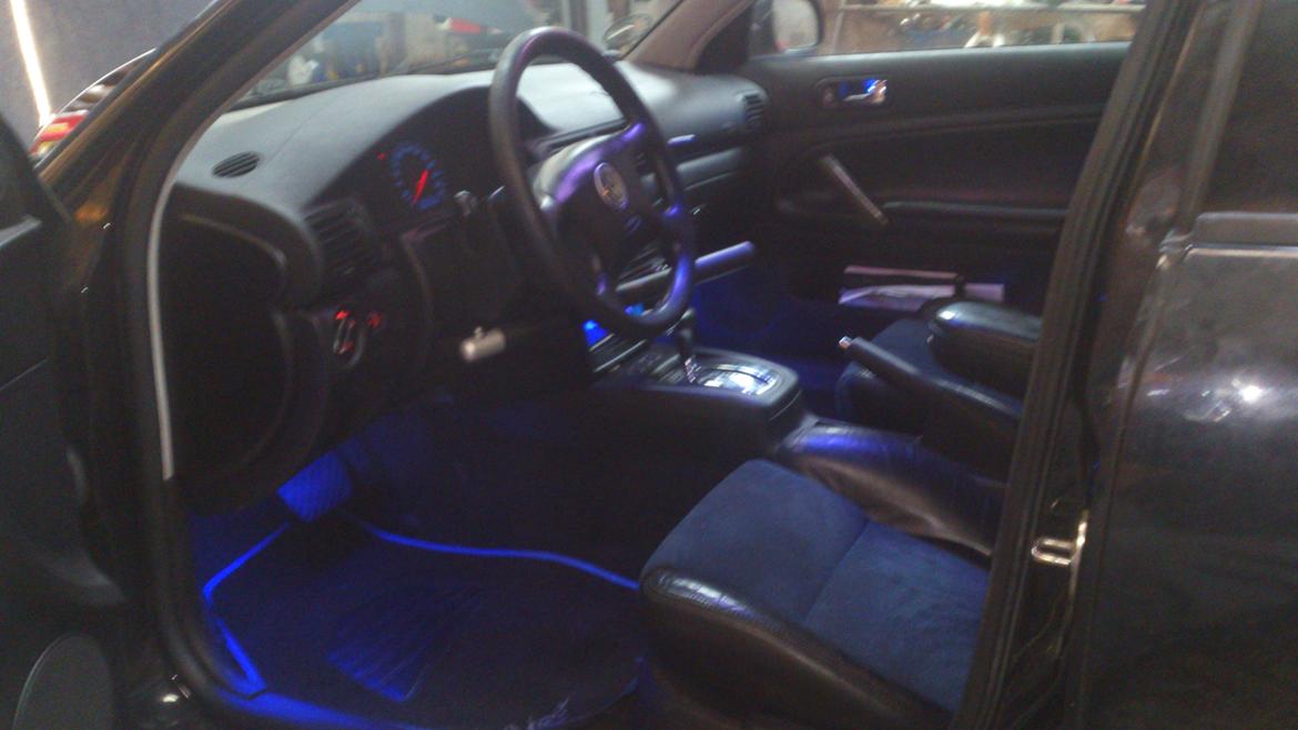 VW Passat (Totalskadet) billede 11