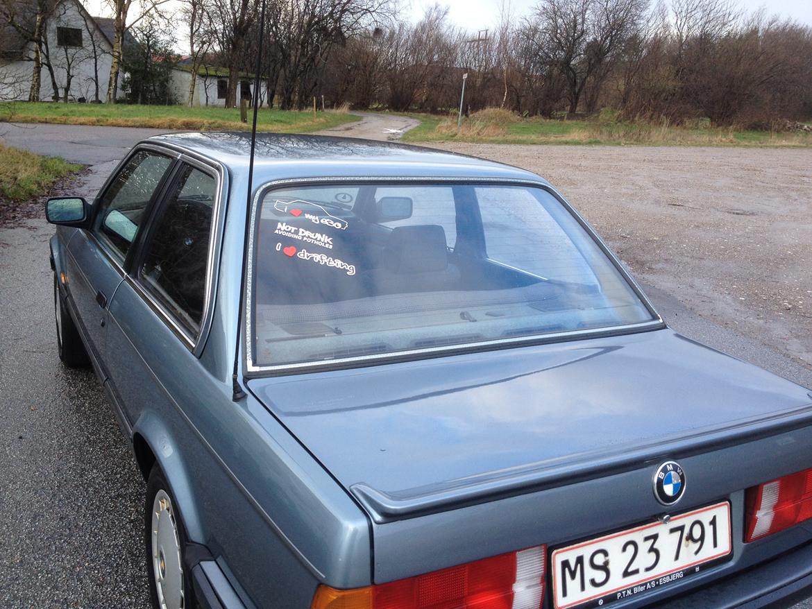 BMW E30 320i billede 13