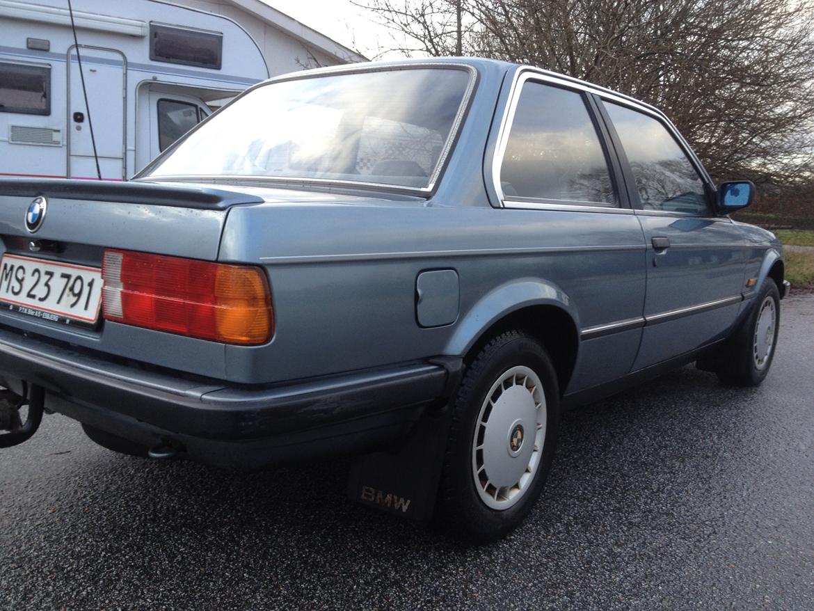 BMW E30 320i billede 14