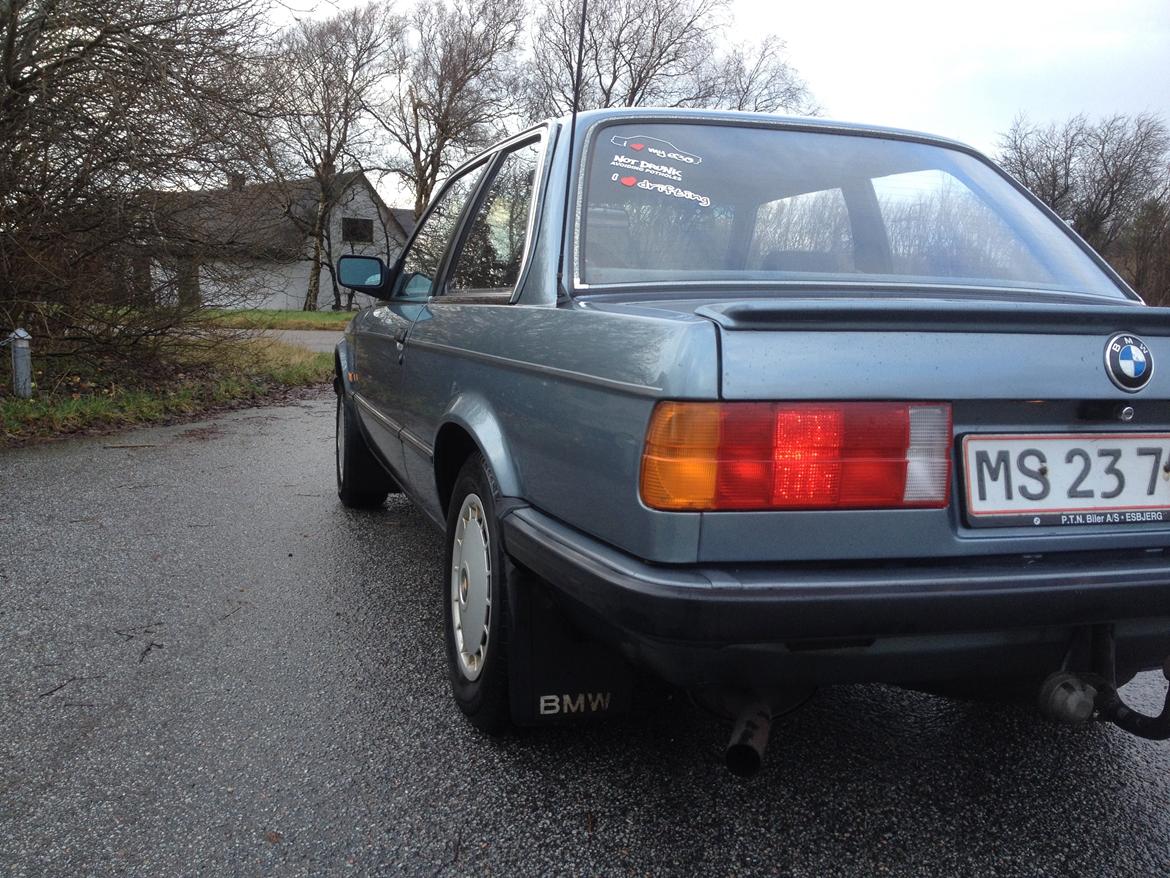 BMW E30 320i billede 20