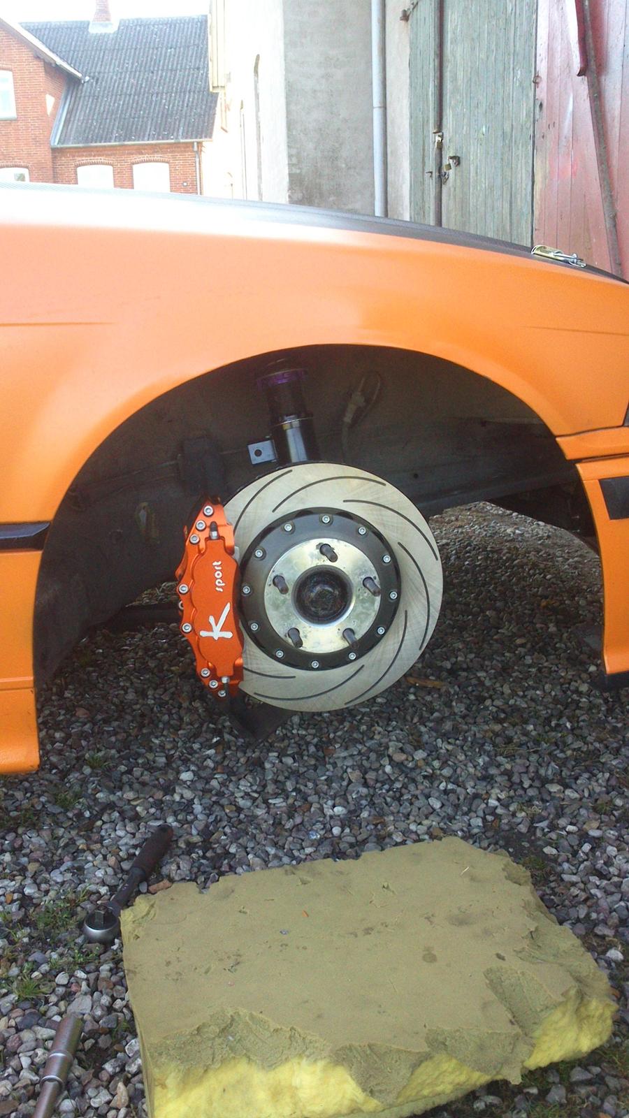 BMW E 36 325 Coupé "banebil" - 8 stemplede caliper med 330 mm flydende skive billede 8