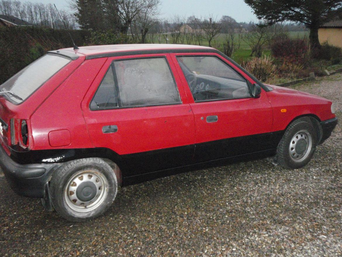 Skoda Felicia 135 Lx - ny malet billede 10