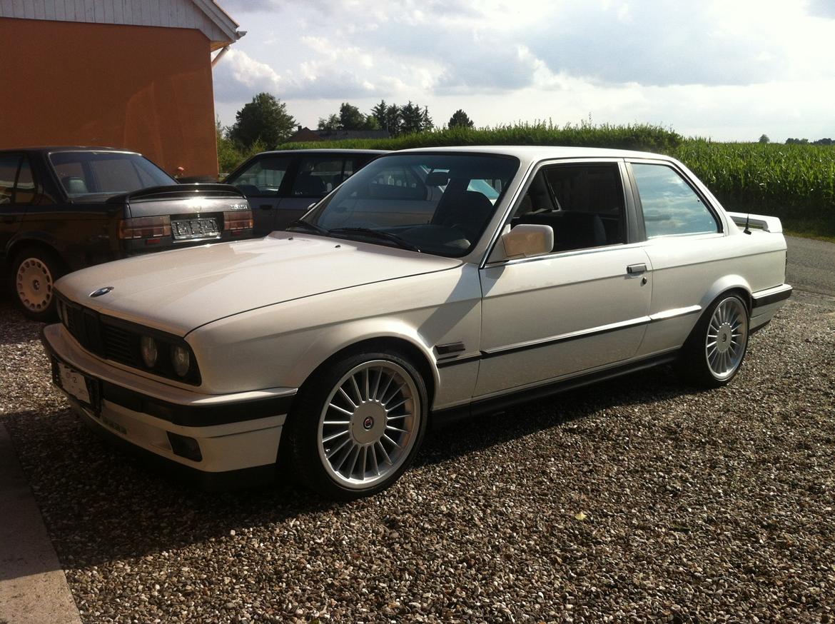 BMW e30 318i/320i billede 2