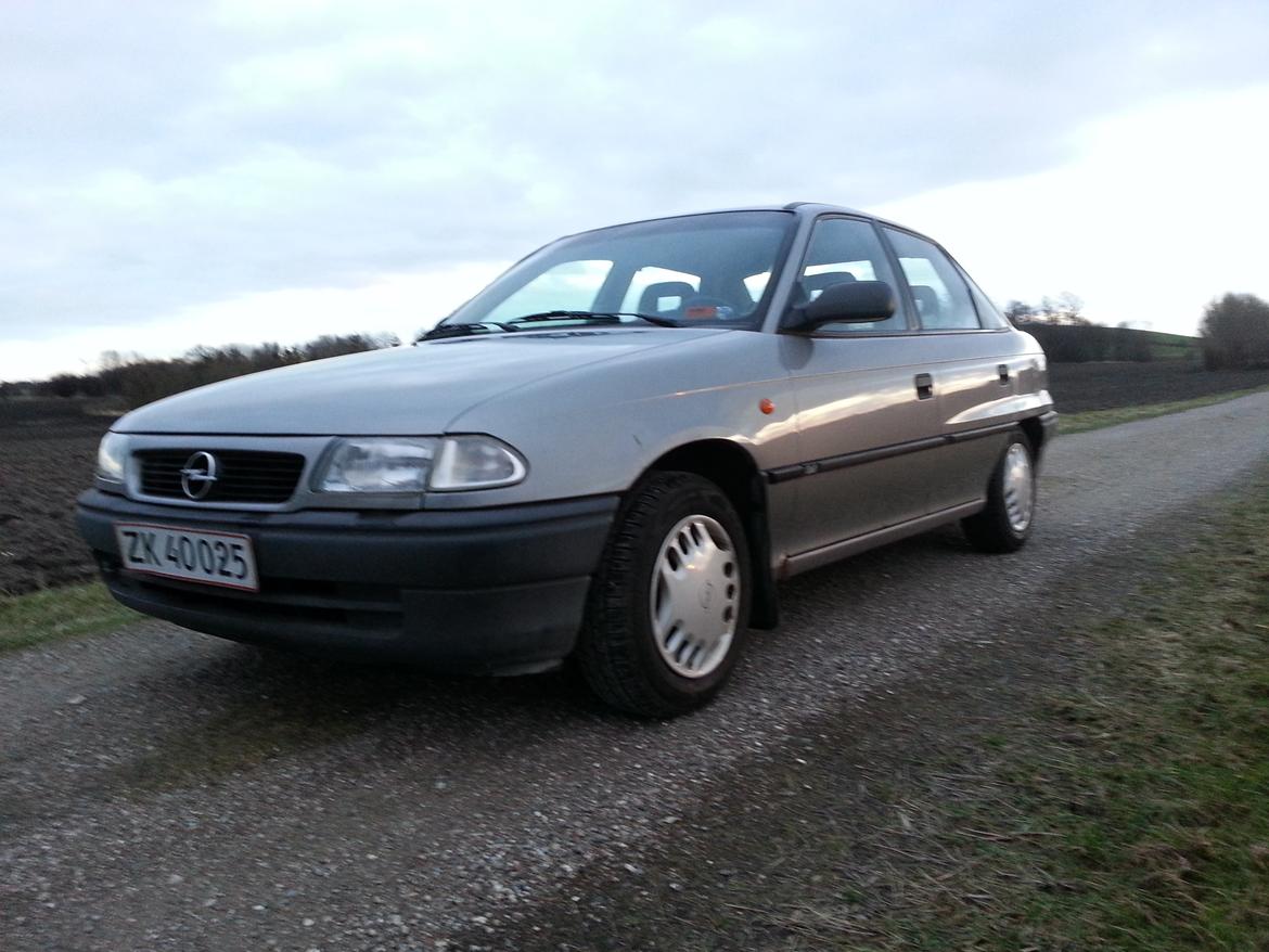 Opel Astra f 1.6i Club billede 1