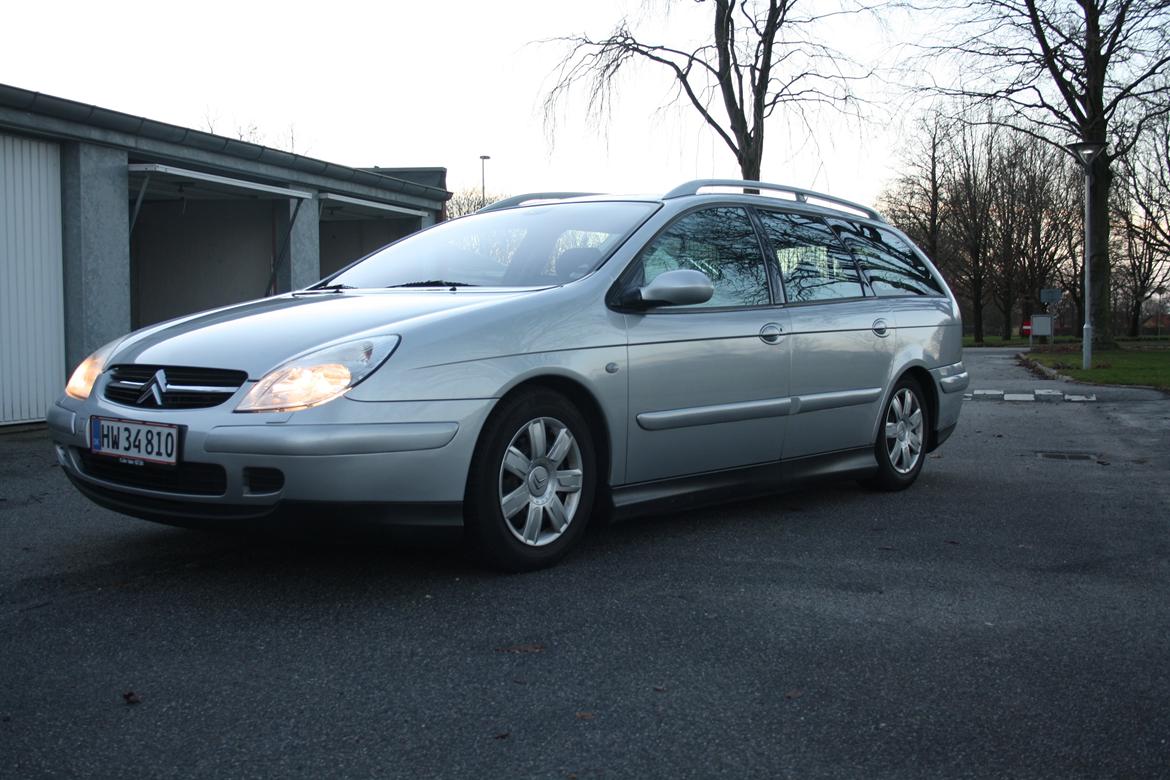 Citroën C5 Weekend - helt i bund billede 14