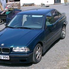 BMW e36 320i