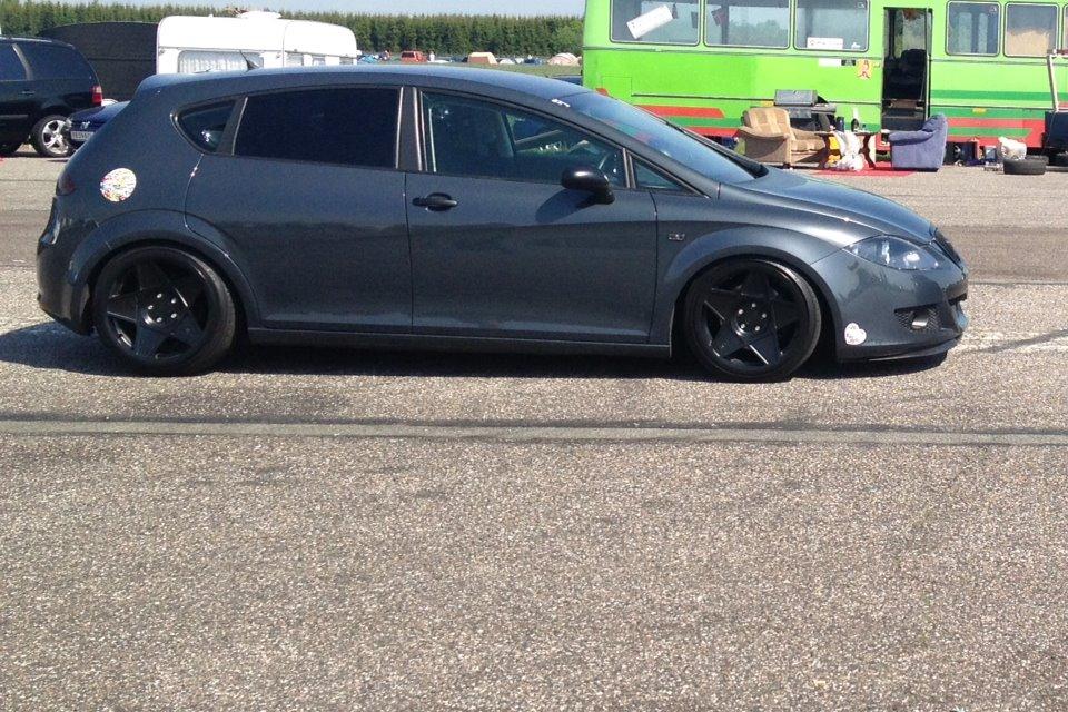 Seat Leon 2.0 TFSi - Så kom folien af lige før DHB og den flotte Zenith grå farve kom frem.  billede 3