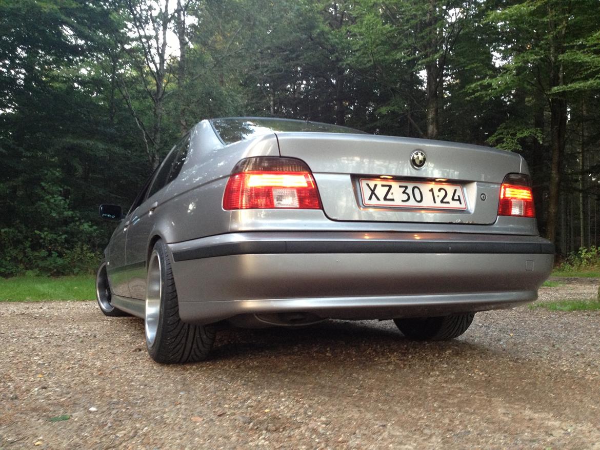 BMW e39 523i SOLGT billede 2