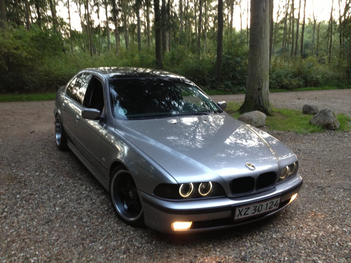 BMW e39 523i SOLGT billede 1
