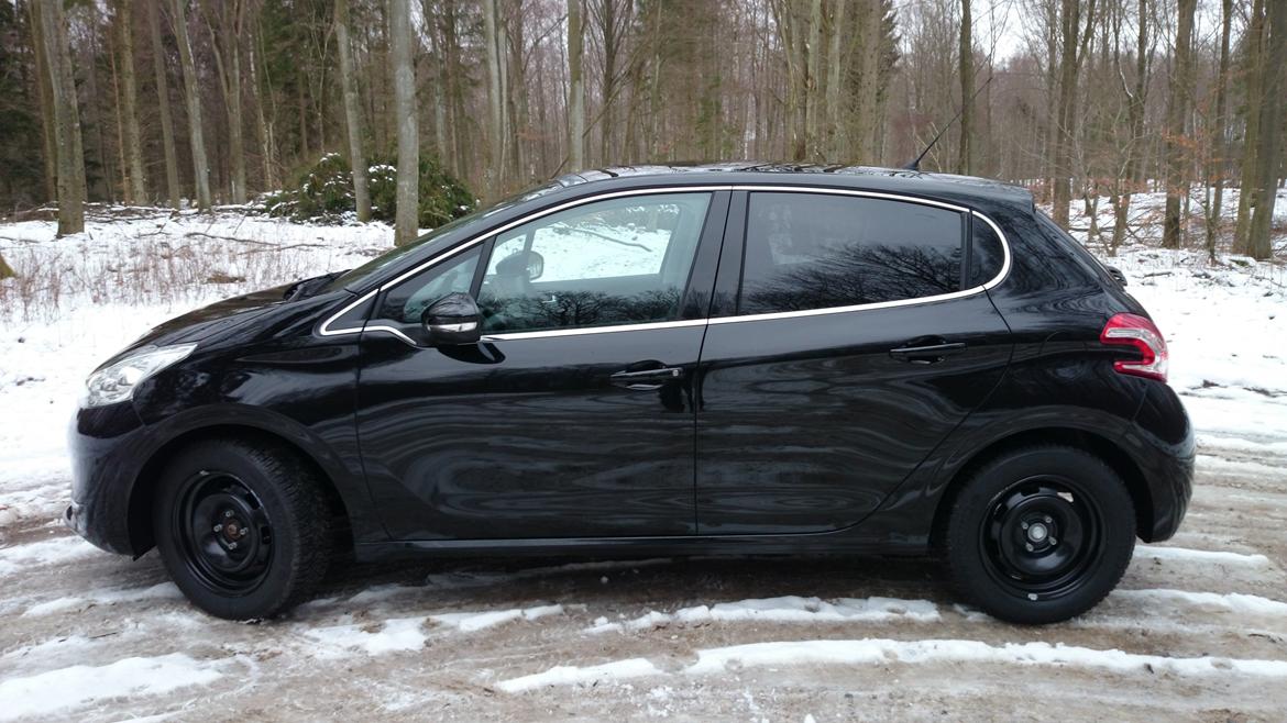 Peugeot 208 Allure billede 2