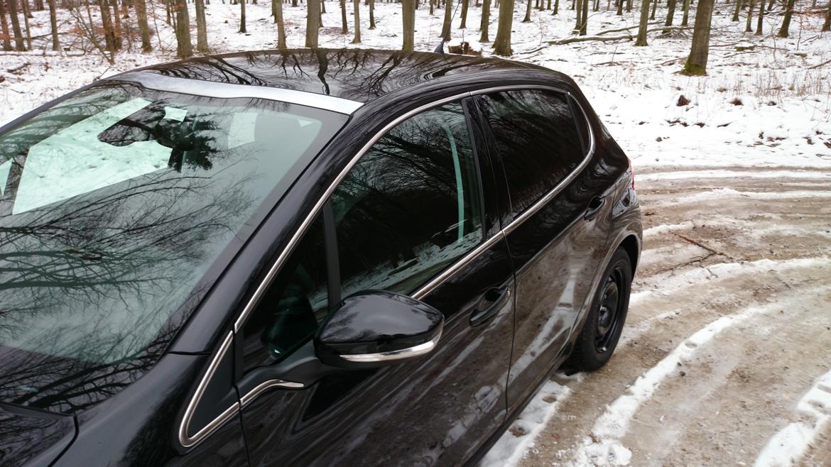 Peugeot 208 Allure billede 19