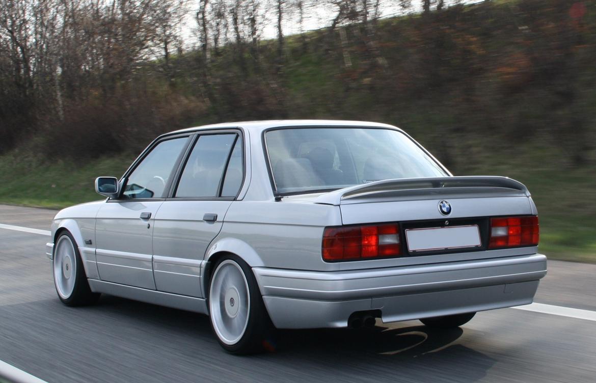 BMW E30 325i M-tech II billede 1