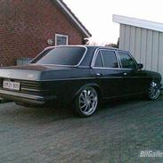 Mercedes Benz W123