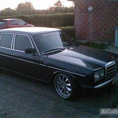 Mercedes Benz W123
