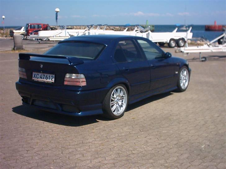 BMW 318i 1,8 billede 4