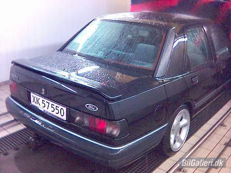 Ford Sierra 2000i - I faderens og helligåndens navn billede 7