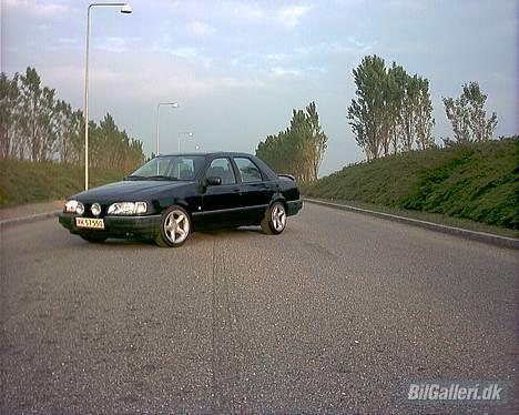 Ford Sierra 2000i - Ikke mig der har lavet striberne billede 8