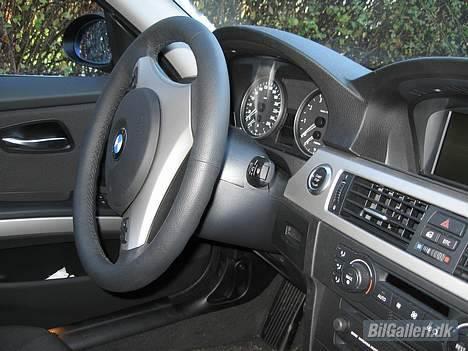 BMW 330i E90 billede 8