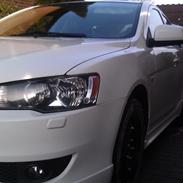 Mitsubishi Lancer (Intense)