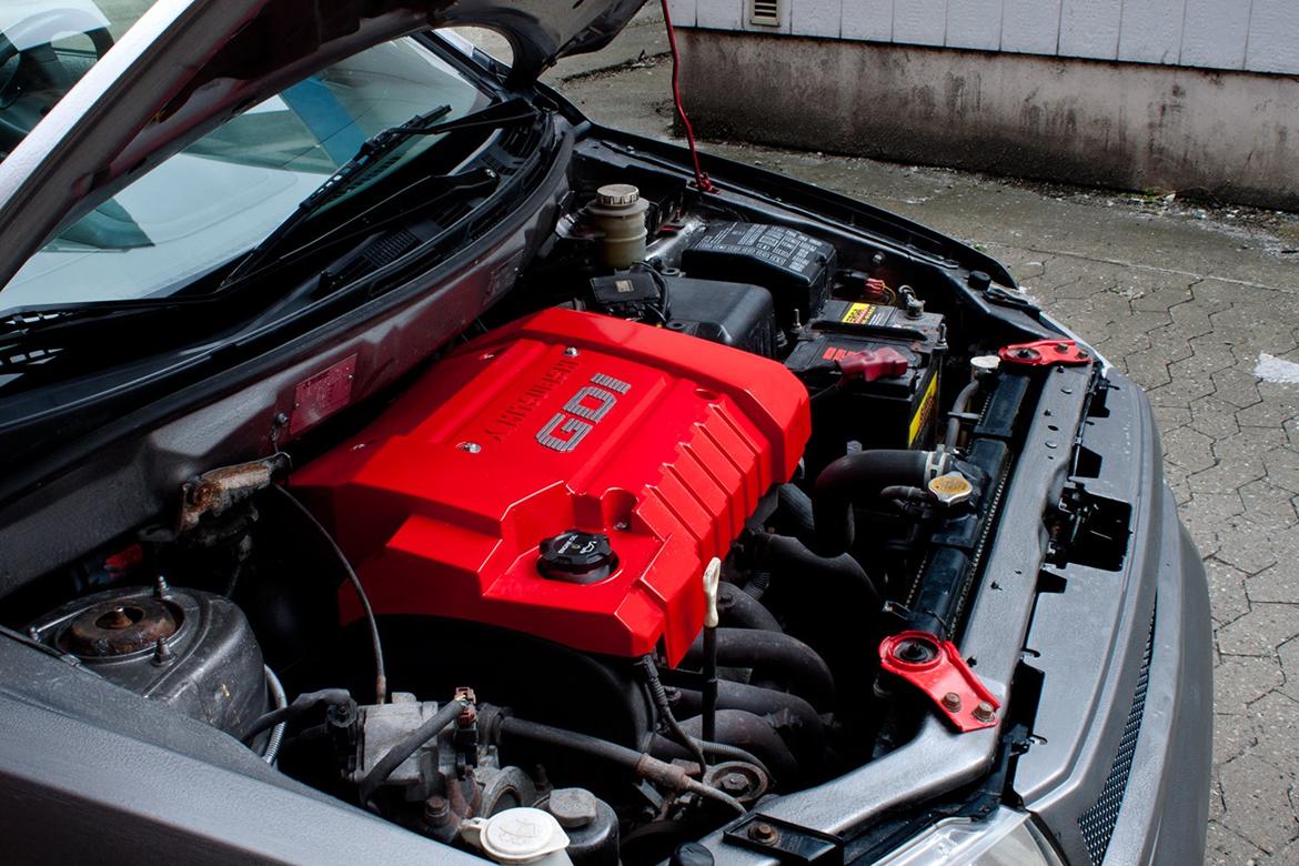 Mitsubishi Space Wagon 2.4 GLX GDI billede 3