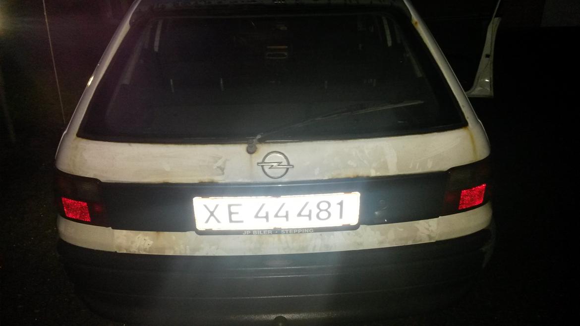 Opel Astra F (SKROTTET) billede 7
