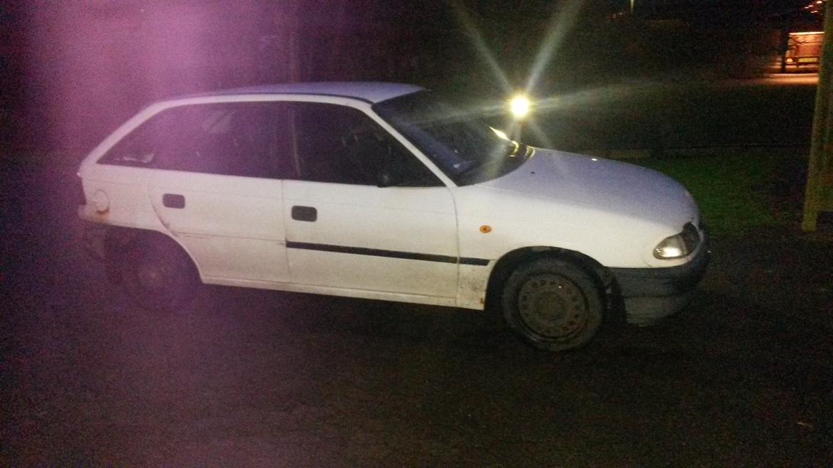 Opel Astra F (SKROTTET) billede 10