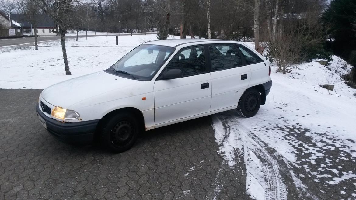 Opel Astra F (SKROTTET) billede 9