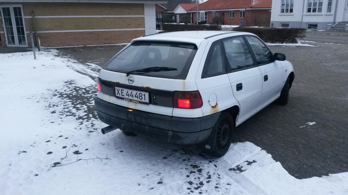 Opel Astra F (SKROTTET) billede 2