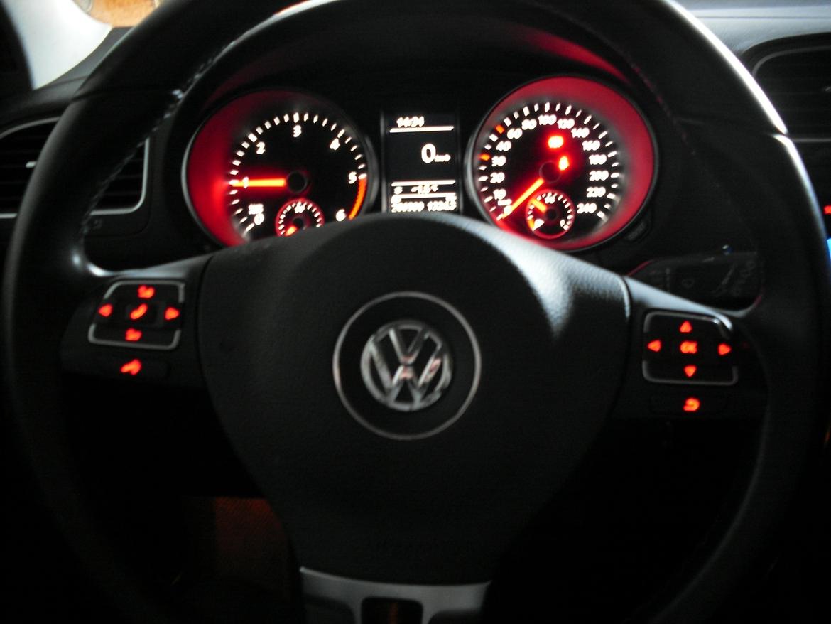 VW Golf VI 1.6TDI Bluemotion Highline #Solgt# billede 17