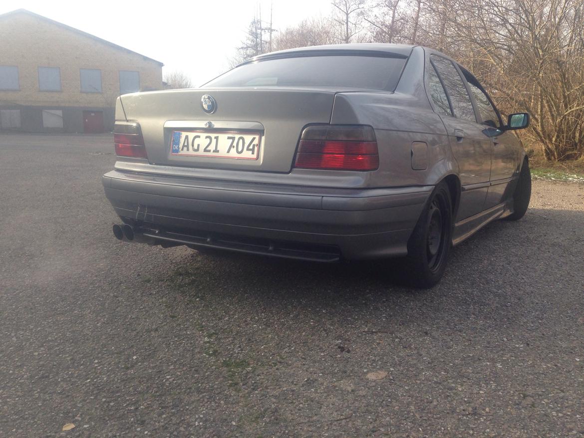 BMW 320i  billede 14