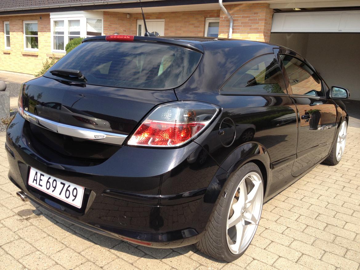 Opel Astra GTC 2.0 turbo billede 2