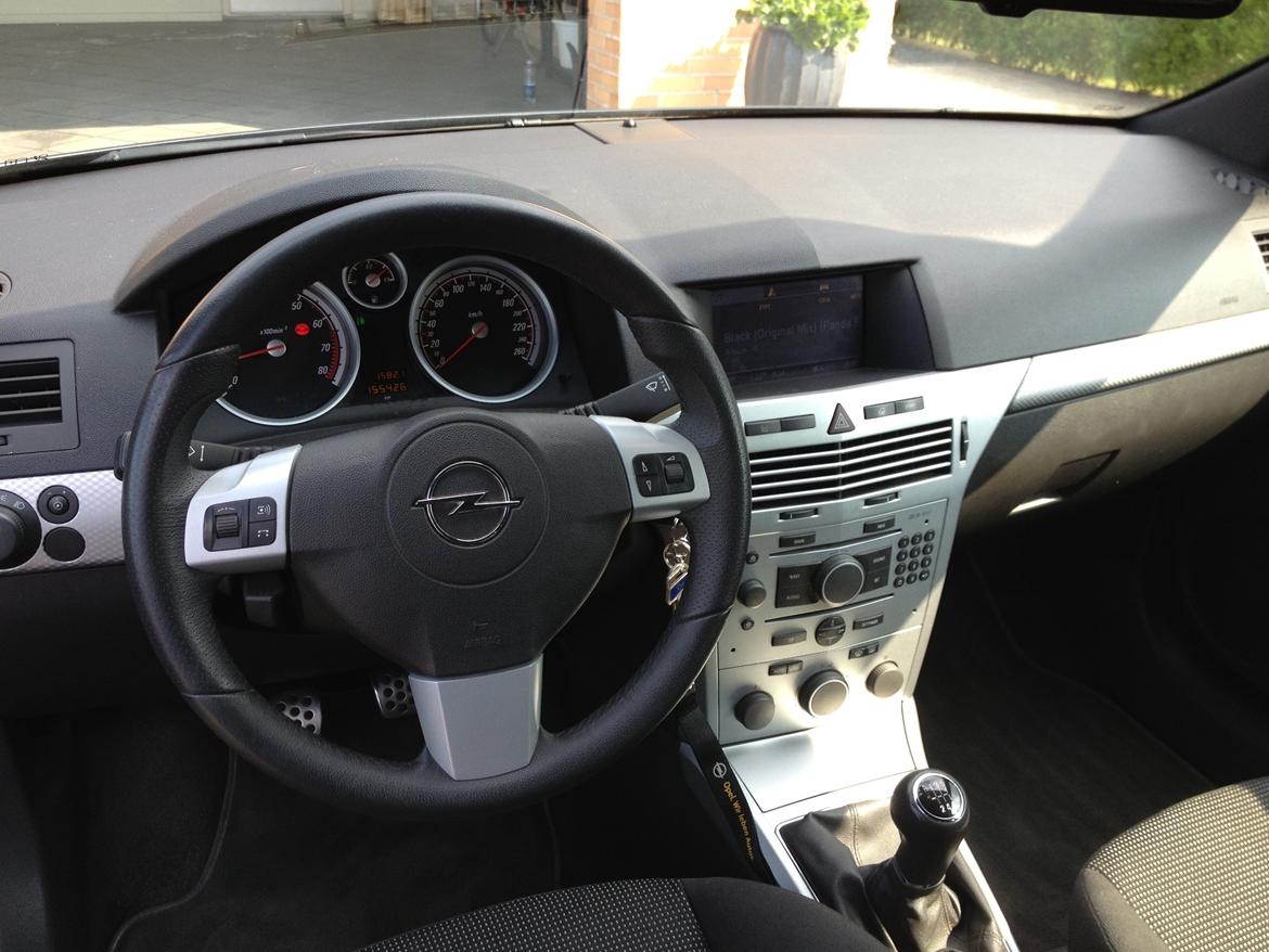 Opel Astra GTC 2.0 turbo billede 7