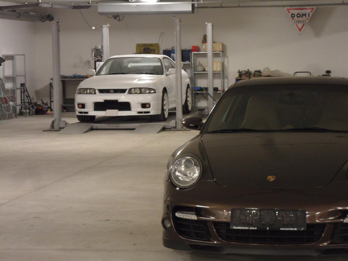 Nissan Skyline R33 GTR - Hjemme på liften... ;-P billede 16