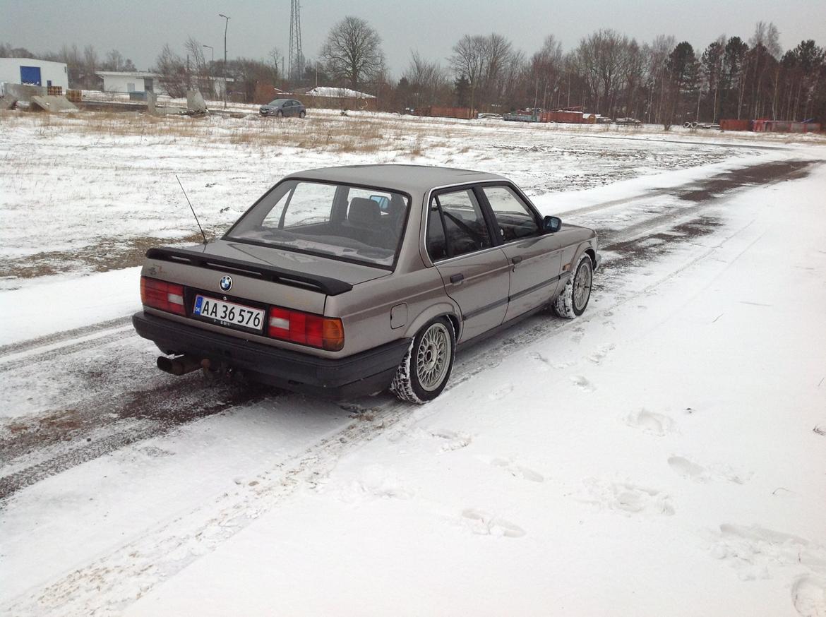 BMW E30 318i billede 8