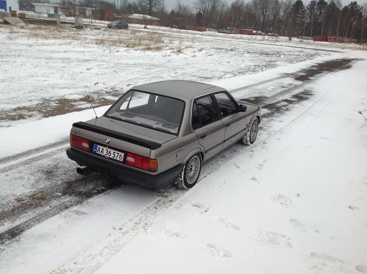 BMW E30 318i billede 10