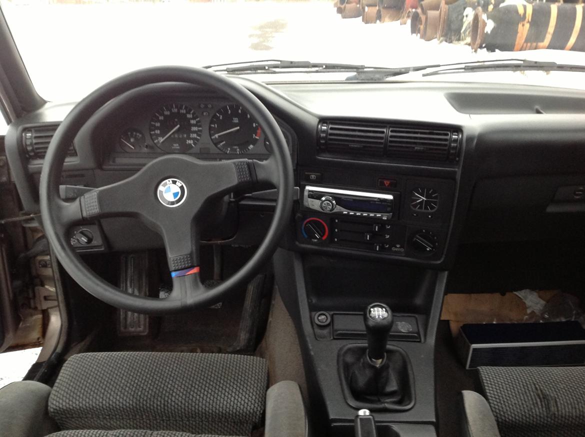 BMW E30 318i billede 18