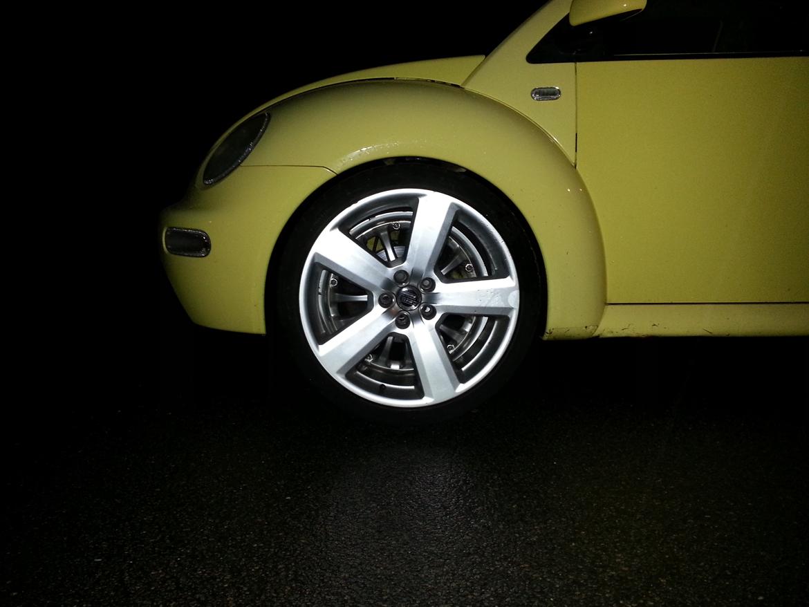 VW New Beetle - Trickfoto - skulle liiige se hvordan det ville se ud med RS6 hjul, de passer jo helt godt til den  billede 7