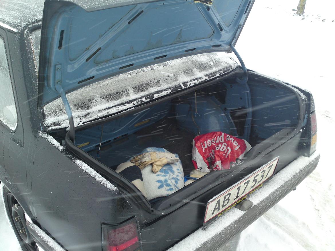 Opel Corsa A TR - Masser af plads til diverse :) billede 14