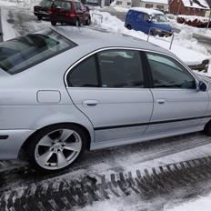 BMW E39 540i