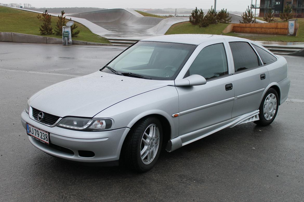 Opel Vectra B Elegance 1.8 16V - Billeder af biler - Uploaded af Jesper J