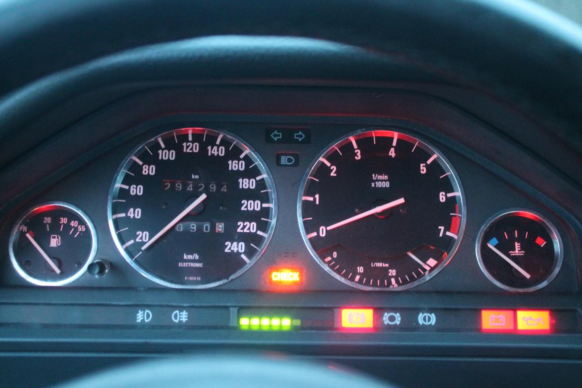 BMW 323i 2,3 ( Solgt ) billede 18