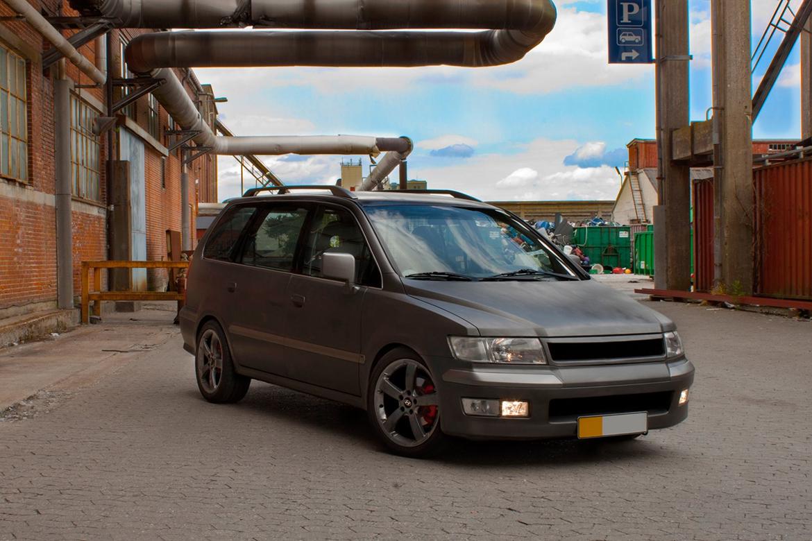 Mitsubishi Space Wagon 2.4 GLX GDI billede 2