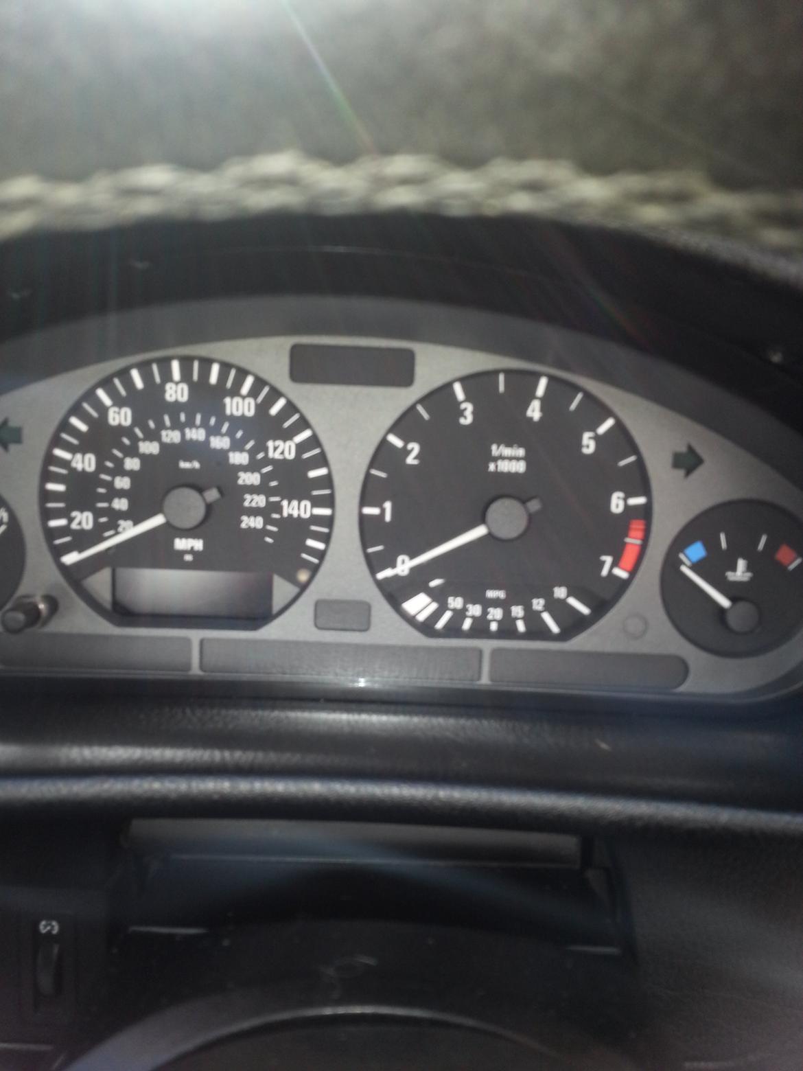 BMW 328i E36 AKA Green Shitskidbox #DØD# - Har fortalt min ECU at den ikke skal stoppe før 7200rpm, så det røde felt gælder ikke mere. billede 6